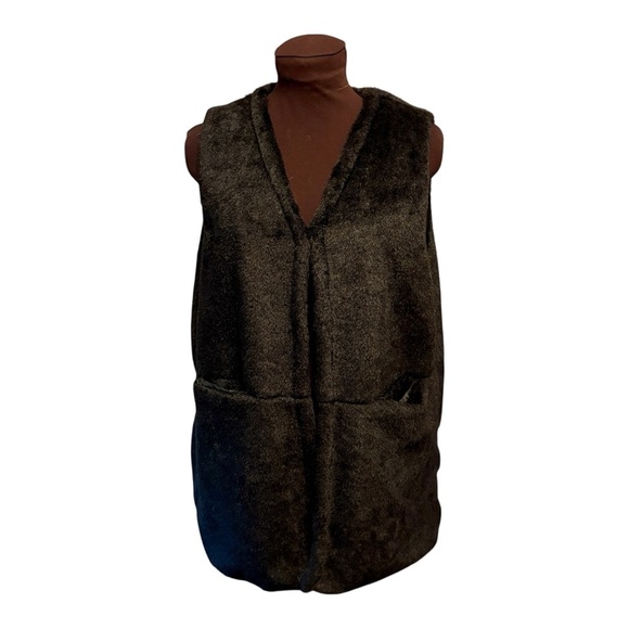 Womens Black Long Faux Fur V Neck Lined Vest, size Medium, New with Tags - Picture 7 of 12